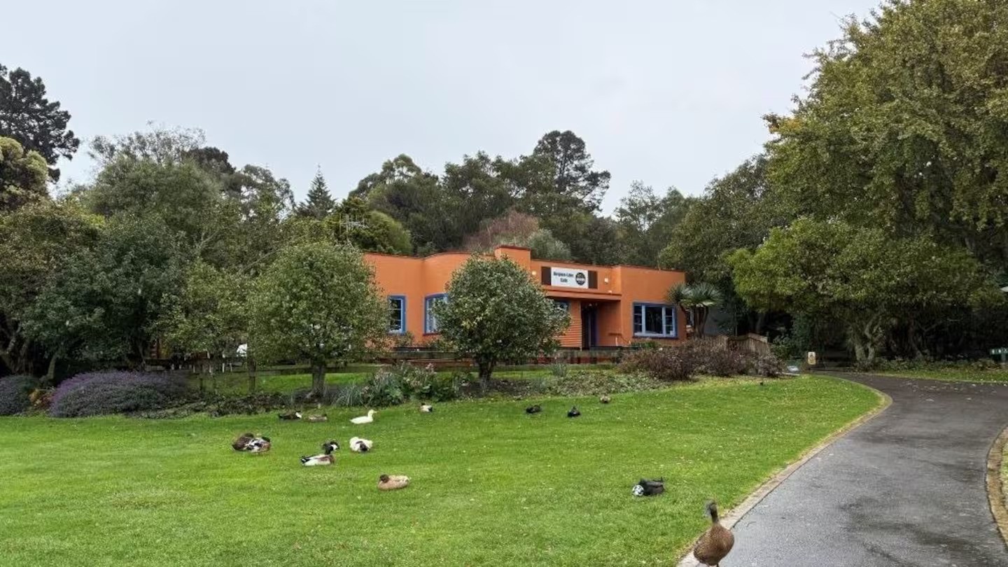 Teen arrested after burglary at Whanganui cafe