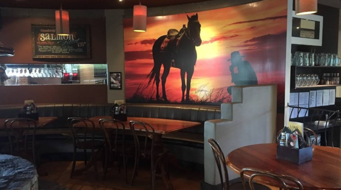 A new Facebook post is calling on people to support Lone Star New Lynn. (Photo / File)
