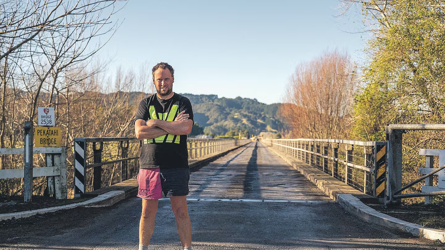 'Like an earthquake': Truck driver fears for loads on rough bridge