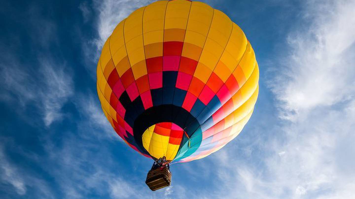 The Transport Accident Investigation Commission has recommended the wearing of harnesses during critical phases of commercial balloon flights be mandated. Photo / 123RF