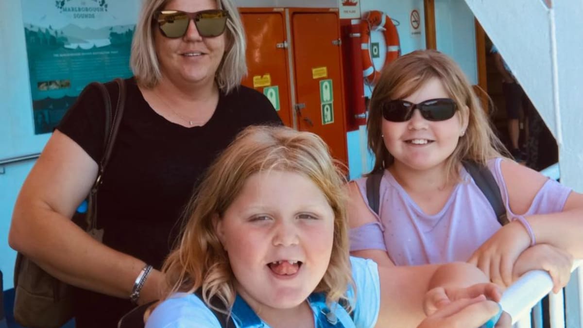 Tummy ache to terminal cancer - $15k raised after mum's shock diagnosis 