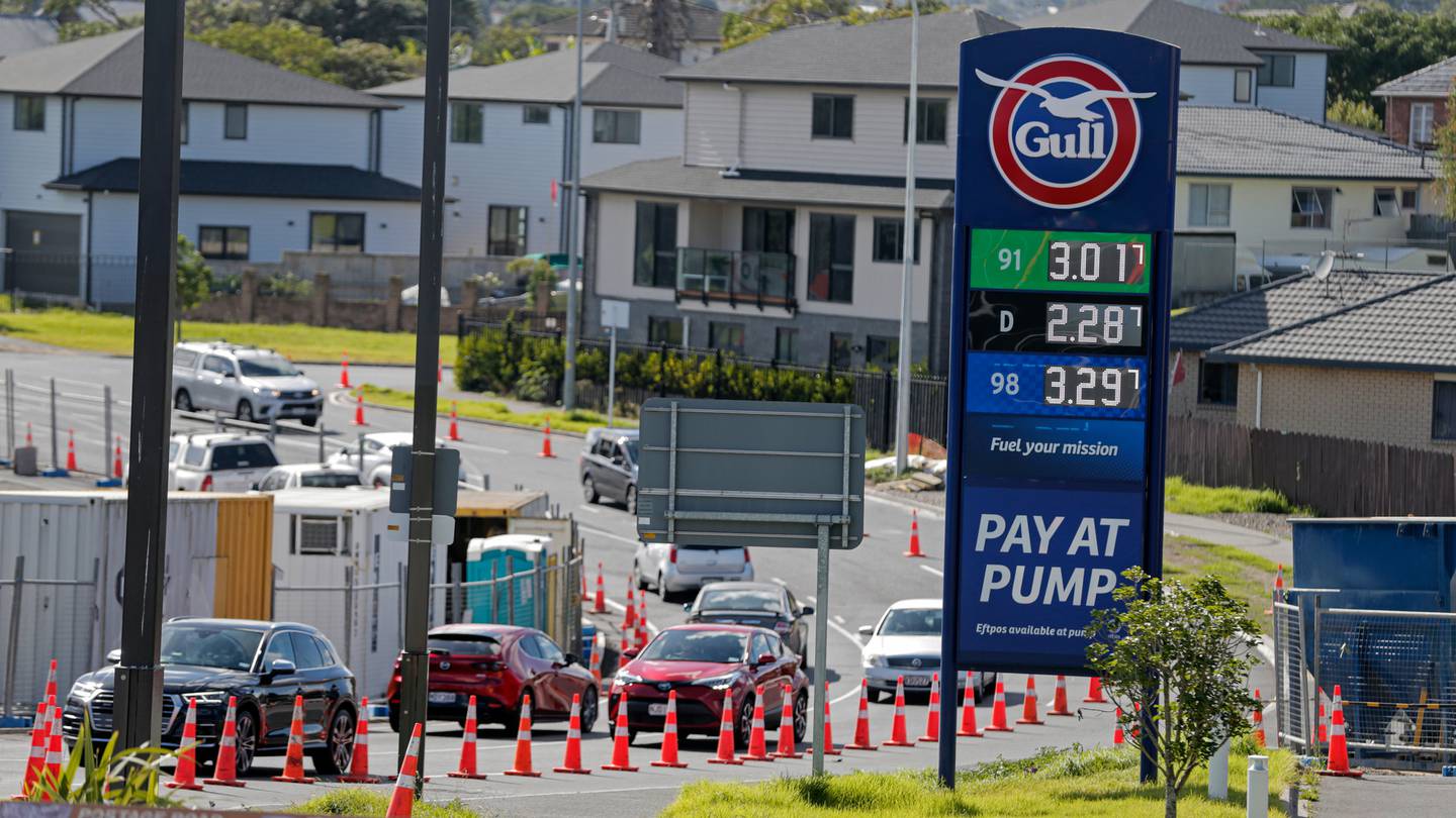 Some workers were spending a day's pay on filling their petrol tank for the week. Those fuel costs, along with other living costs, justify a higher minimum wage, a union says. Photo / Alex Burton