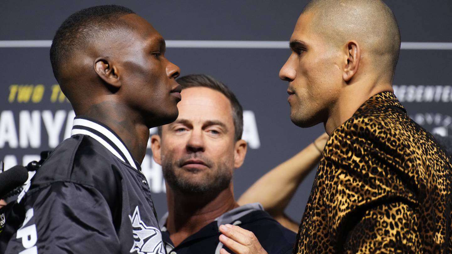 Israel Adesanya and Alex Pereira face off during the UFC 281 press conference at Madison Square Garden. Photo / Getty