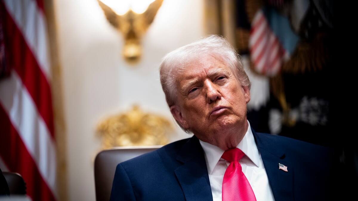 Donald Trump mocked for bizarre coin toss at Army-Navy football game