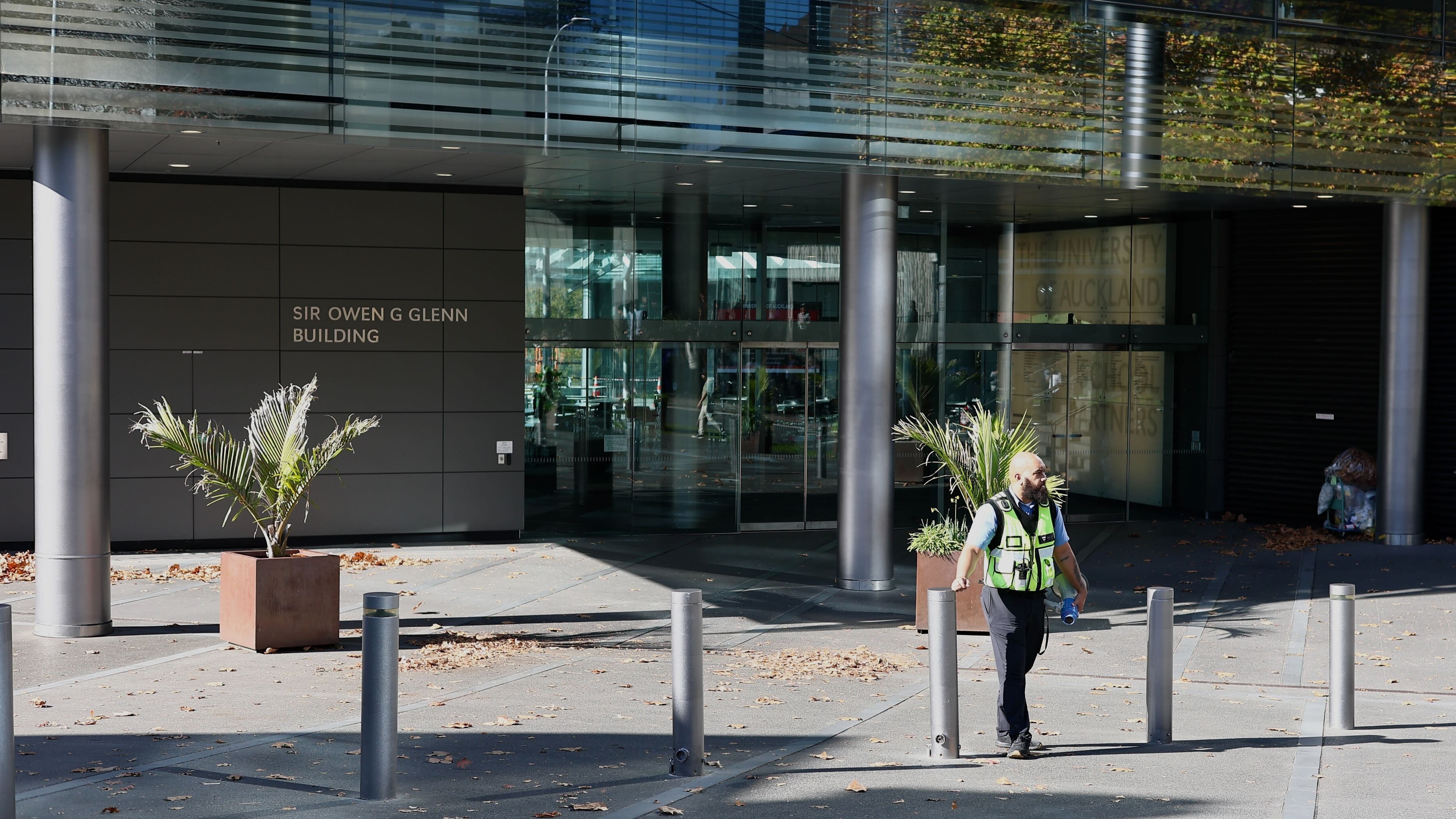 Teenage boy arrested in Invercargill over nationwide bomb threat investigation