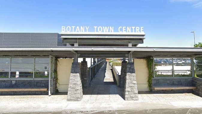 A group of shoplifting teenagers, one as young as 12-years-old, who whacked a security guard in Botany and then ran away was quickly nabbed by police. Photo / Google Maps