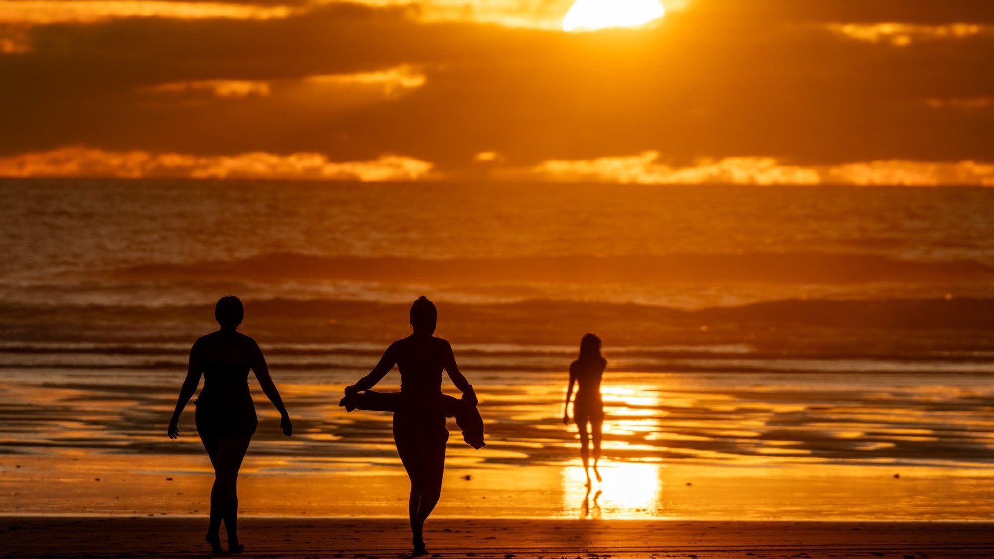 'Extreme fire danger' as 37C scorcher looms - alerts to be issued for hot spots