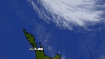 Cyclone Vaianu: 'Whole of the North Island' at risk as damaging Category 3 storm bears down