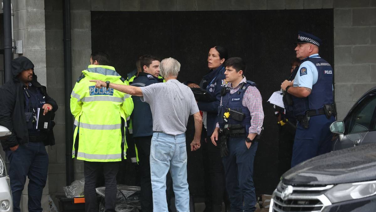One man died after a reported “disorder incident” on He Ana Way, in Mt Albert, Auckland about 1.15pm yesterday. Photo / Jason Oxenham