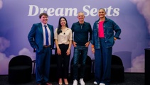 Air NZ offers 100 Kiwis free flights to pursue professional dreams