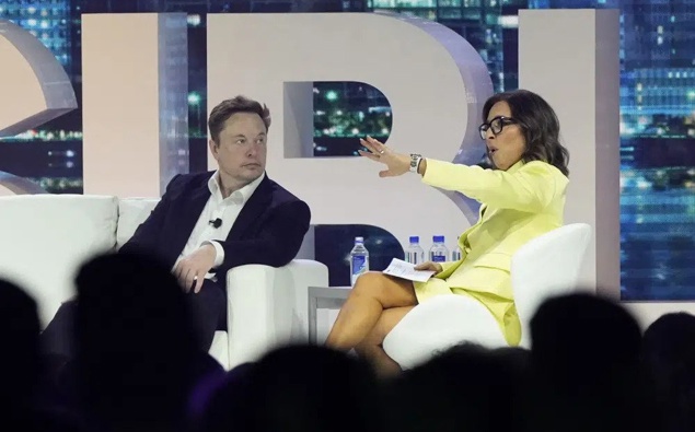 Before Musk picked Yaccarino as Twitter CEO she challenged him on policies and his own tweets Before Musk picked Yaccarino as Twitter CEO she challenged him on policies and his own tweets