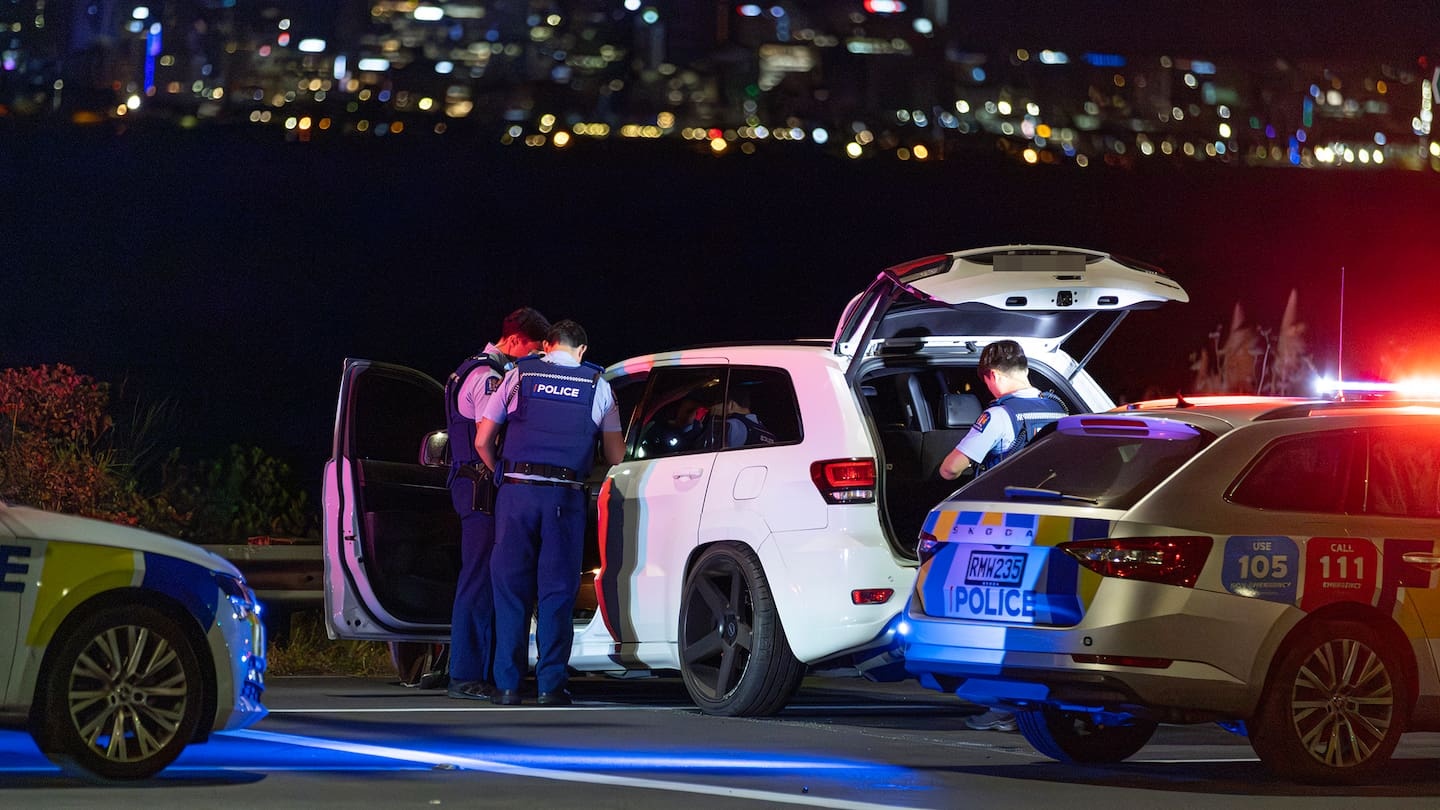 'Reckless': Police track Head Hunter in car driving on rims around Auckland's North Shore