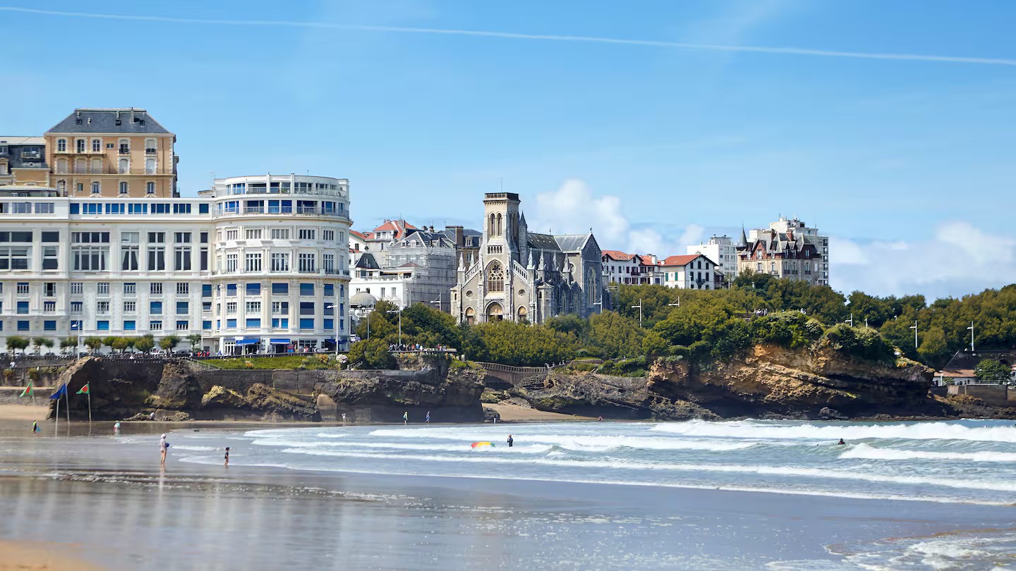 Nearly 30C in southwest France as February heat records broken