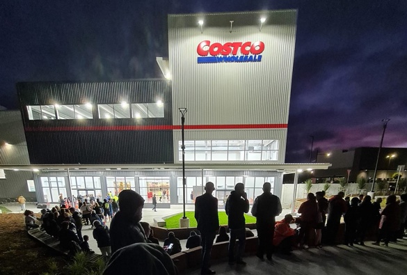 The queue outside New Zealand's first Costco in west Auckland at 6.30am on opening day. Photo / Costco NZ Fans Facebook