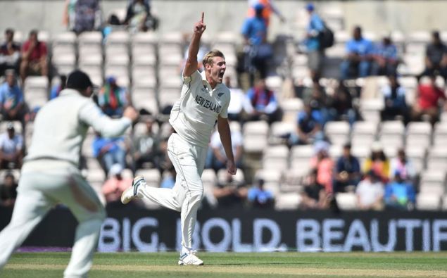 Kyle Jamieson made the key breakthroughs on day six. (Photo / Getty)