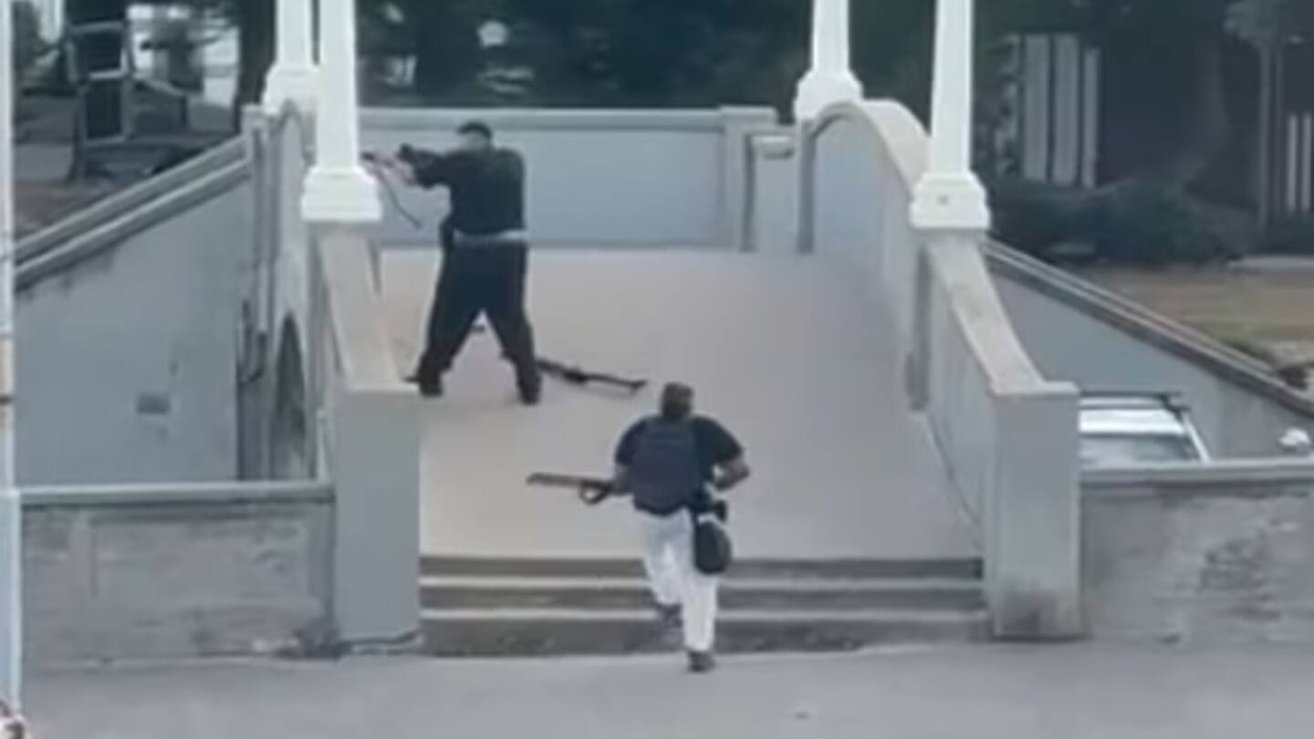 Police probe possible terror link in Bondi Beach mass shooting