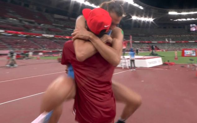 Mutaz Essa Barshim and Gianmarco Tamberi celebrate their shared golds. (Screengrab / Sky)
