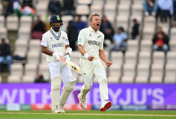 Neil Wagner of New Zealand celebrates taking the wicket of Shubman Gill of India. (Photo / Getty)
