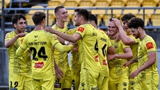 Alex Rufer: Wellington Phoenix player on the team facing off against the Brisbane Roar