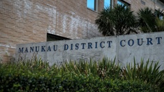 A convicted killer was released at the Manukau District Court by staff unaware he was supposed to be back in custody.