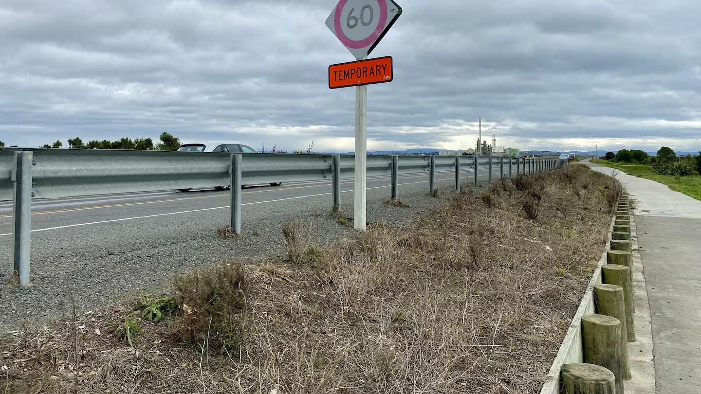 Last strengthening work on bridge between Napier and Hastings
