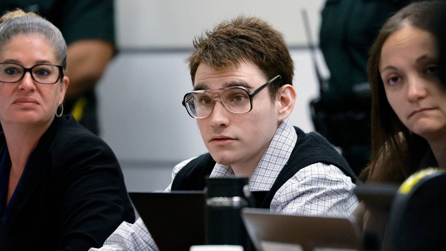 Marjory Stoneman Douglas High School shooter Nikolas Cruz watches as Assistant Public Defender Melisa McNeill gives the defence's opening statement. Photo / AP