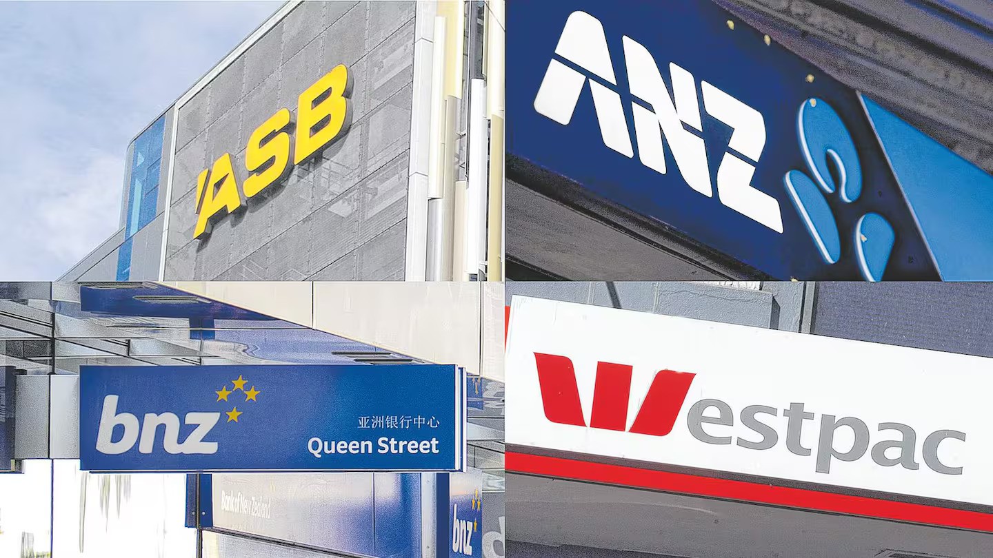 Mortgage holders jump ship in record numbers as banks dangle cash