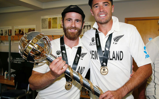 Kane Williamson and Tim Southee with 'Michael Mason'. (Photo / Photosport)