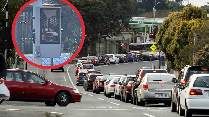 Traffic queues in the non-T3 lane on Onewa Road (looking away from Birkenhead). (Photo / File)