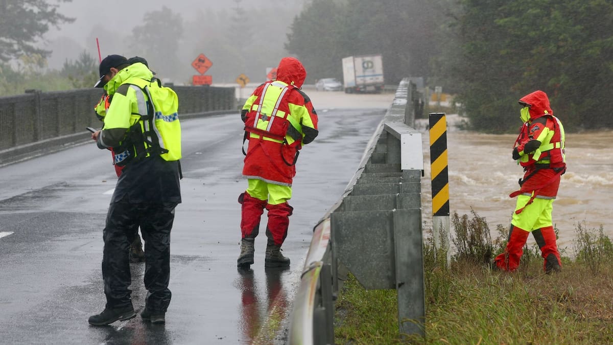 New safety warnings ahead of wild weather overnight; Auckland under orange heavy rain warning