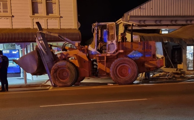 Martinborough front-end loader ram raid terrifies diners