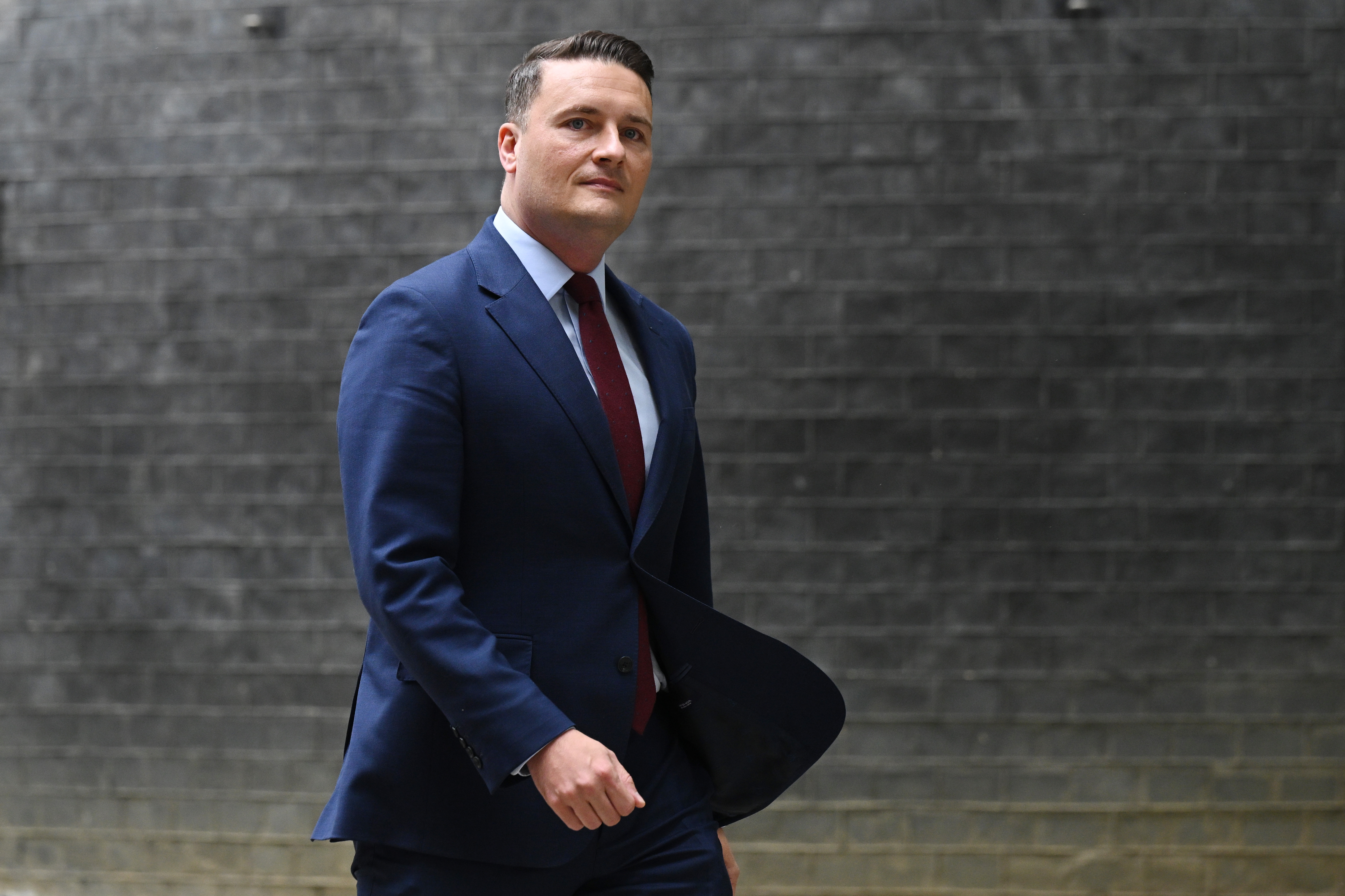 Wes Streeting reportedly challenging Starmer for leadership 