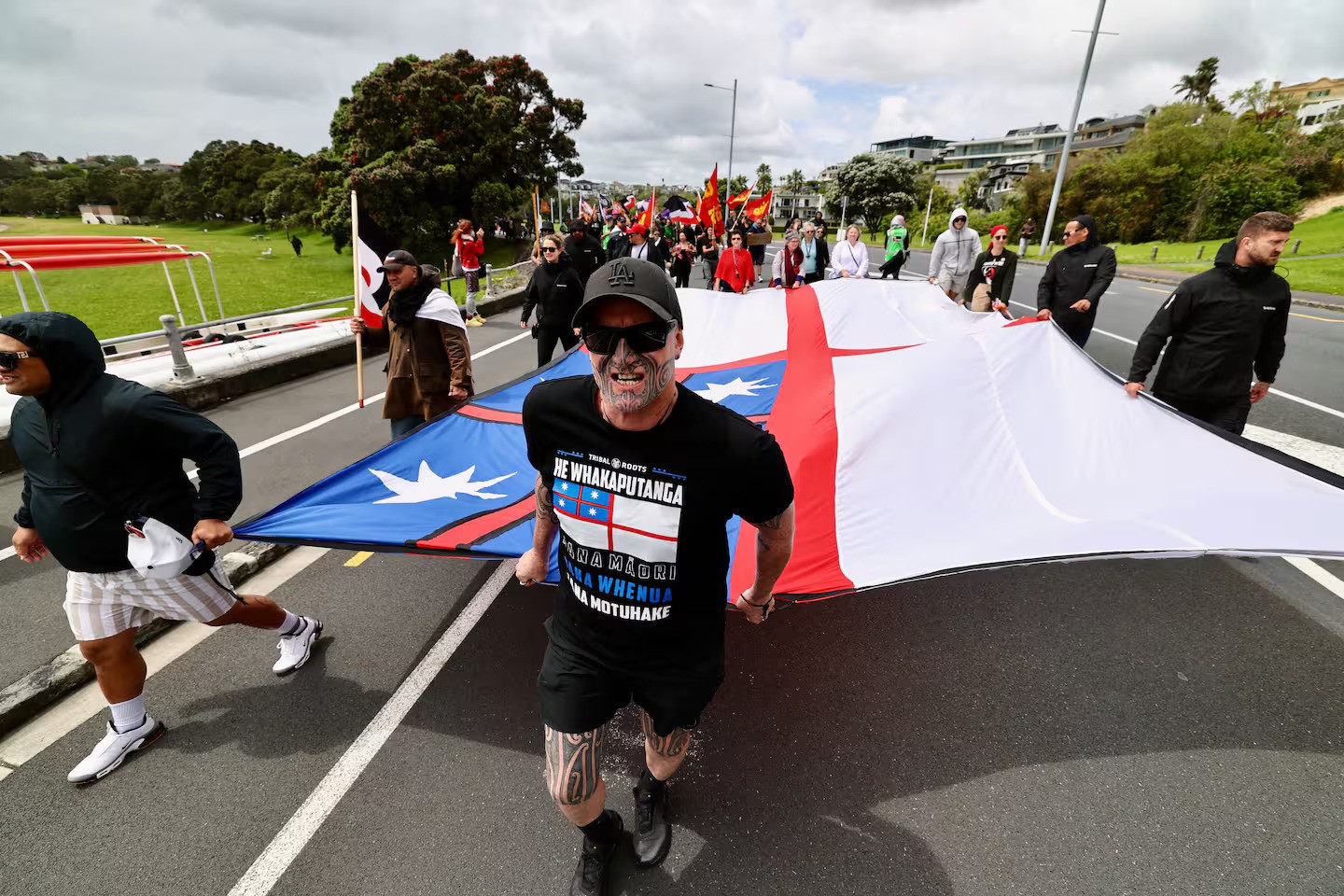 Hīkoi closes parts of key Auckland route into city centre