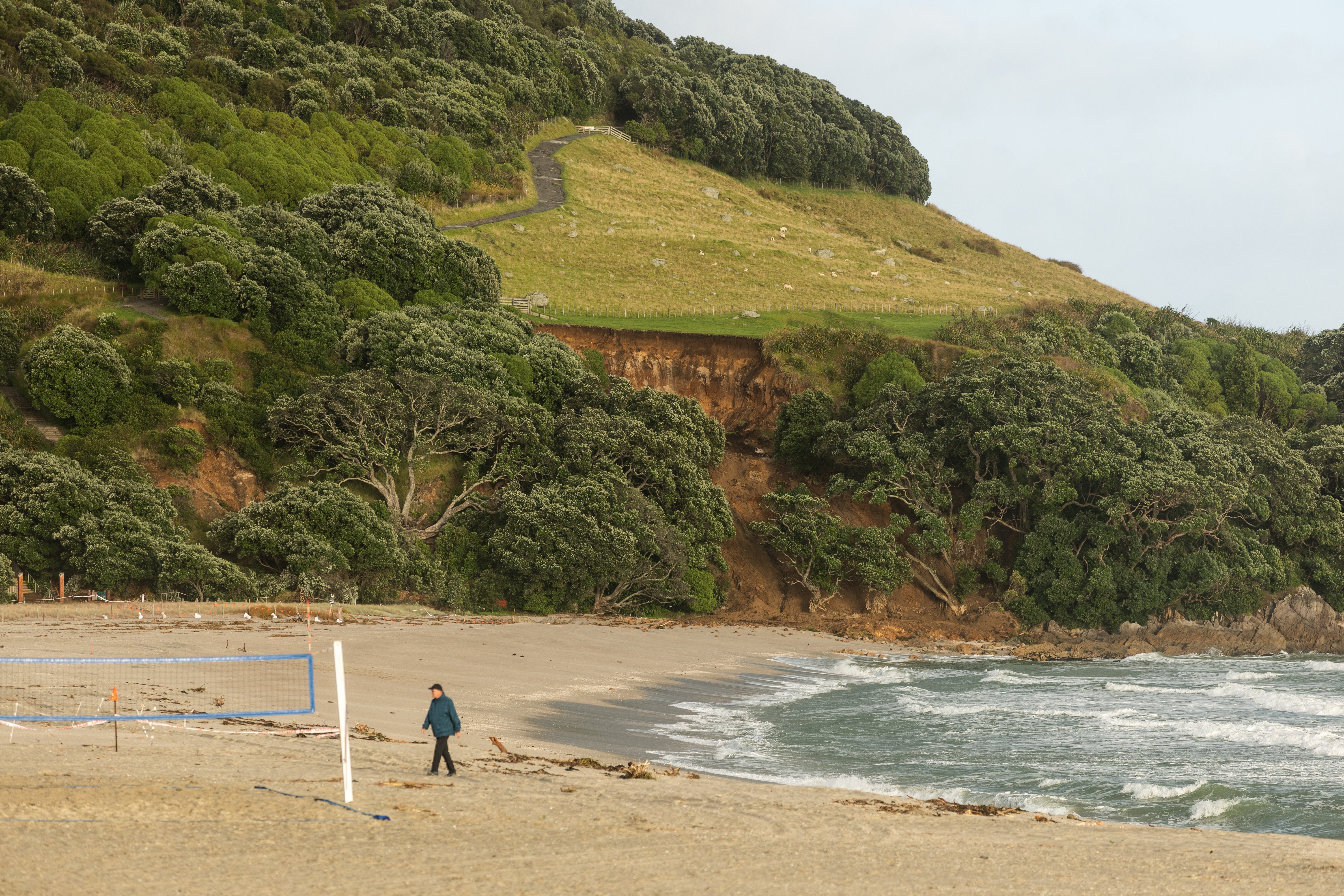 'Sense of sadness': NZ Herald's Michael Morrah on the mood in Mt Maunganui