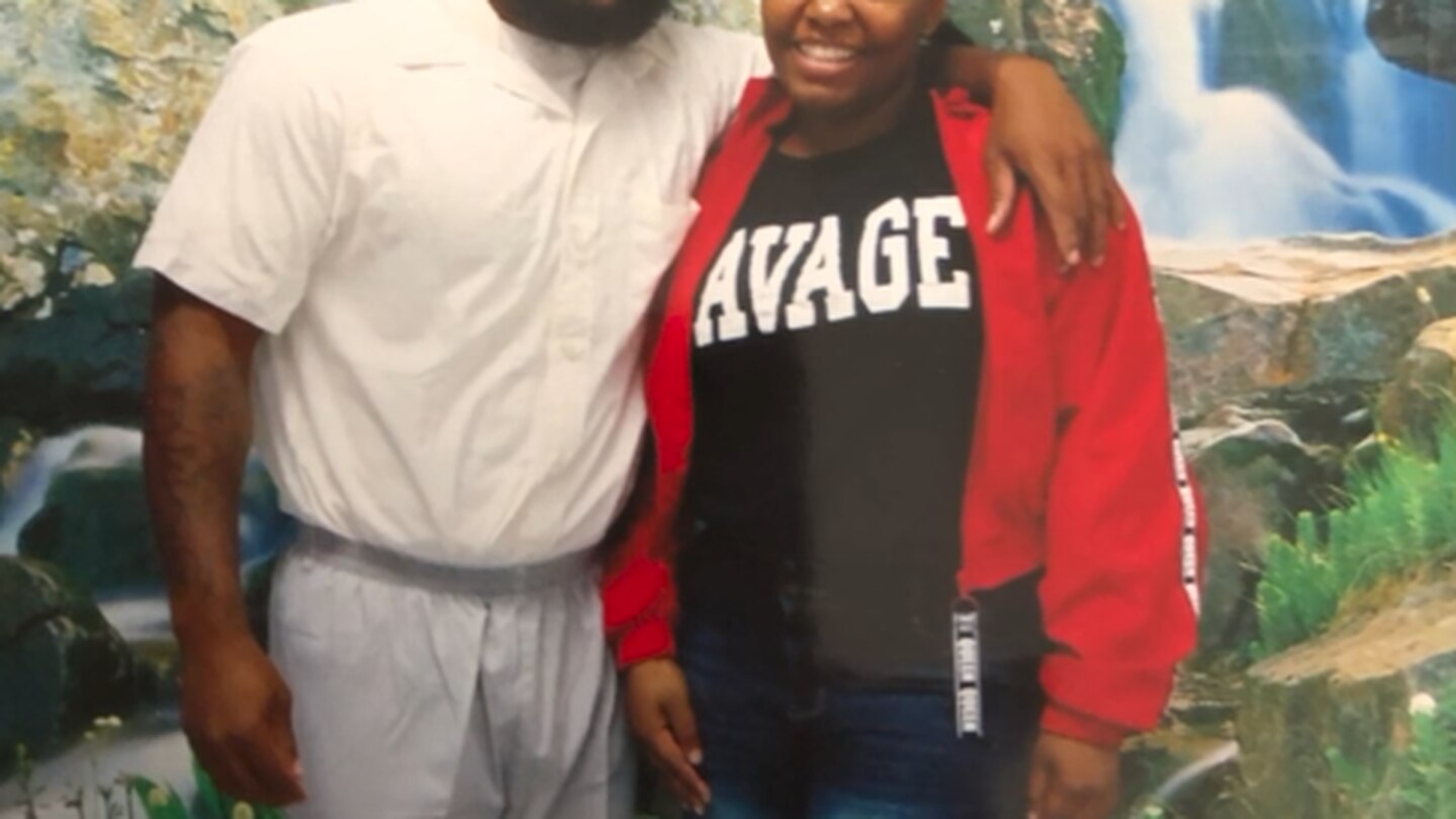 US judge rules 19-year-old too young to attend her father’s execution