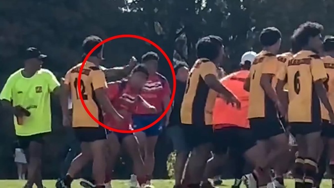 A fight broke out during an an U-16 rugby league match between the Manurewa Marlins and Otara Scorpions at Ngāti Ōtara Park after spectators charged on to the field.