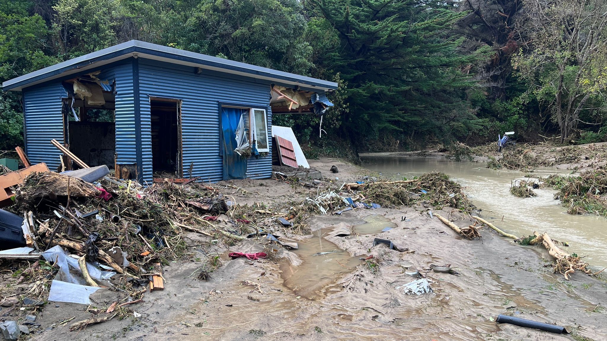 Red heavy rain warning for Wairarapa and Wellington lifted; Police speaking with family of missing man