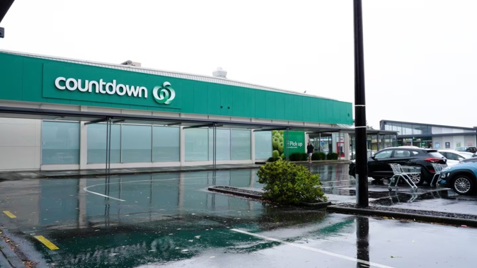 Woolworths in Te Atatū Peninsula is giving out treats today as it closes its doors for good. Photo / Corey Fleming