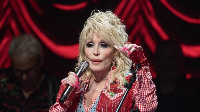 The country music star has taken to Twitter to warn fans of deceiving advertisements. (Photo by Rick Kern/FilmMagic)