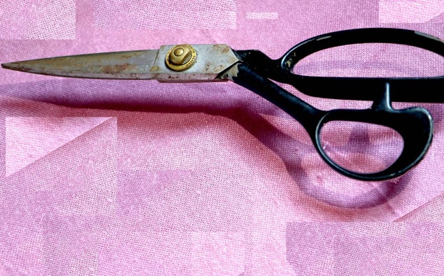 A pair of scissors went missing. 36 flights had to be cancelled