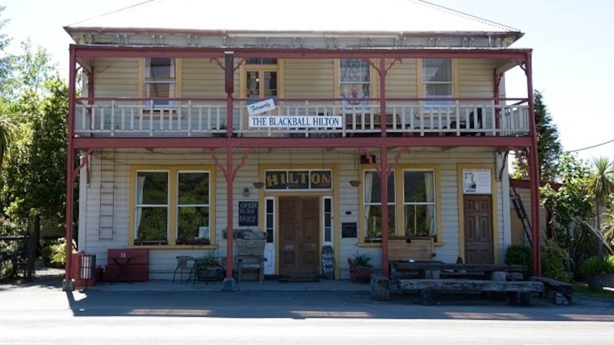 South Island pub forced to remove outdoor seating - or face $20k fine