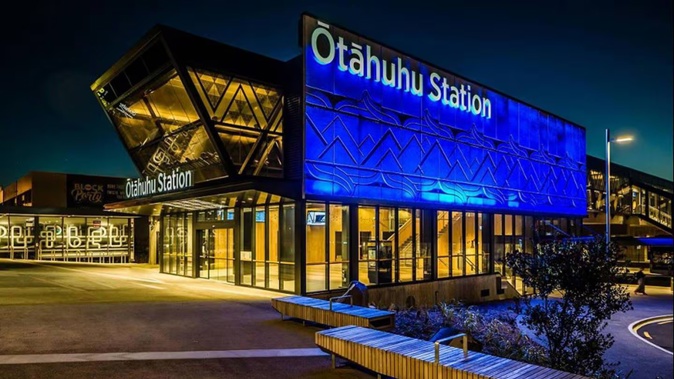 Armed police are handling an emergency on a train at Ōtāhuhu Station.