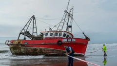 13m trawler Debbie Jane aground at Waimairi Beach in December 2019. (Photo / Kiwi Creative Imaging)