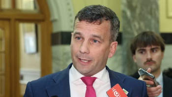 Deputy PM says unions need to be realistic about pay demands