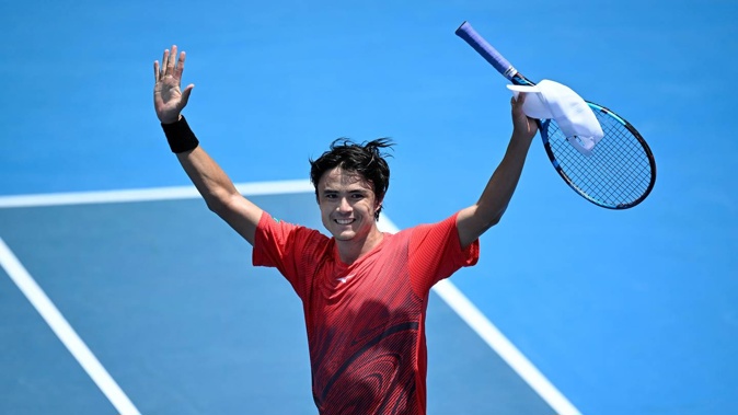 Taro Daniel of Japan thanks the fans at the ASB Classic. Photo / Photosport