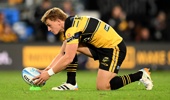 Ruben Love of Hurricanes prepares to kick for goal during the round six Super Rugby match between Highlanders and Hurricanes at Forsyth Barr Stadium, on March 20, 2026, in Dunedin, New Zealand. (Photo by Joe Allison/Getty Images)