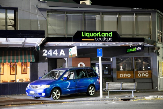 A liquor store in Auckland's Herne Bay has been the target of a ram raid overnight. Photo / Hayden Woodward