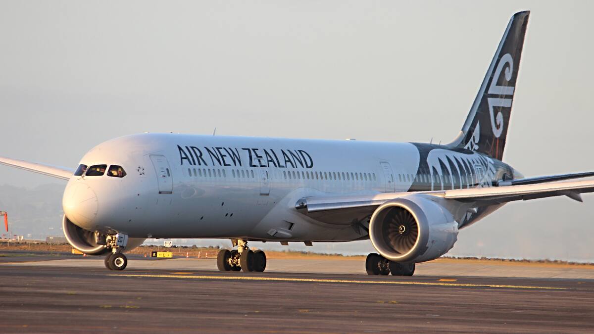 Long haul flights may face cuts if jet fuel price crisis drags on