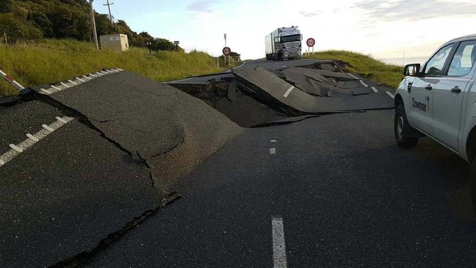 Most Kiwis think having an earthquake early warning system in New Zealand would be useful - but that doesn't mean we'd all respond to it correctly in the seconds before a big shake. (Photo / NZTA)