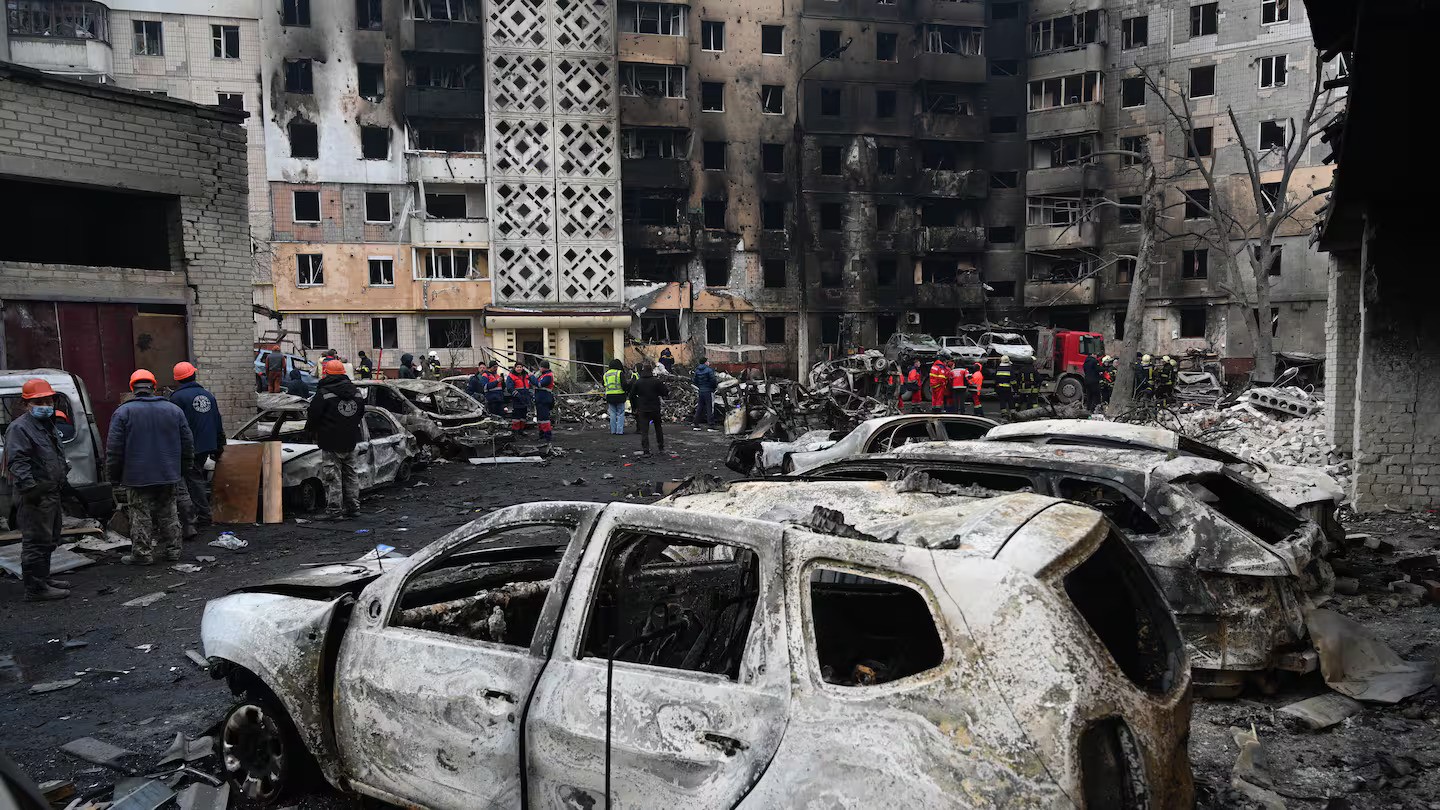 Ukrainian rescue personnel and medics operate at the site of a heavily damaged residential building following Russian air strike in the city of Ternopil, on November 19, amid the Russian invasion of Ukraine. Photo / Yuriy Dyachyshyn, AFP